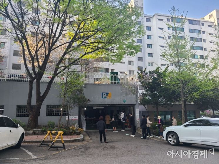 7일 서울 마포구 도화동 제6투표소에서 시민들이 투표를 하기 위해 기다리고 있다 (사진=아시아경제DB)
