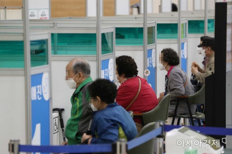 [포토]코로나 백신 접종 전 예진 