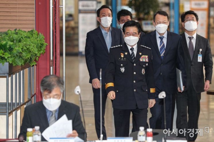 [포토]제1회 경찰수사 심의위원회 참석한 김창룡 경창청장