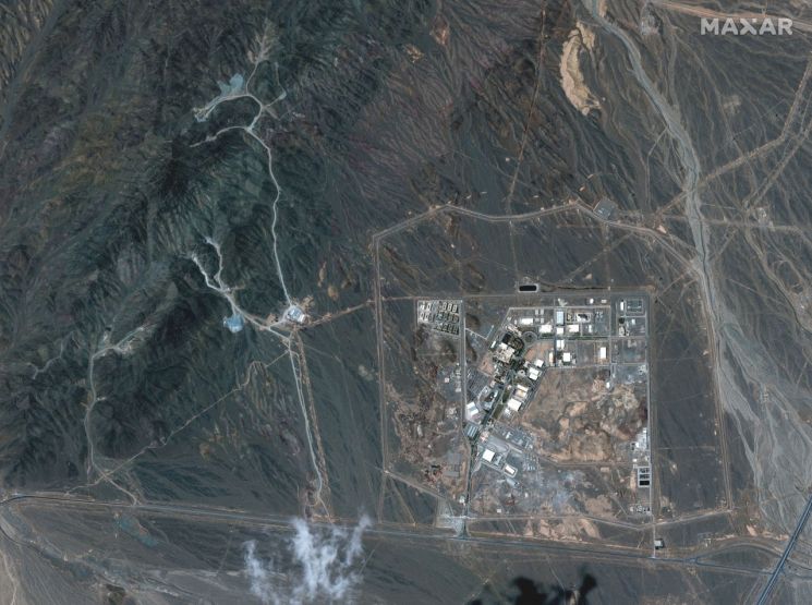 이란의 나탄즈 핵시설 모습을 담은 위성 사진 [이미지출처=로이터연합뉴스]