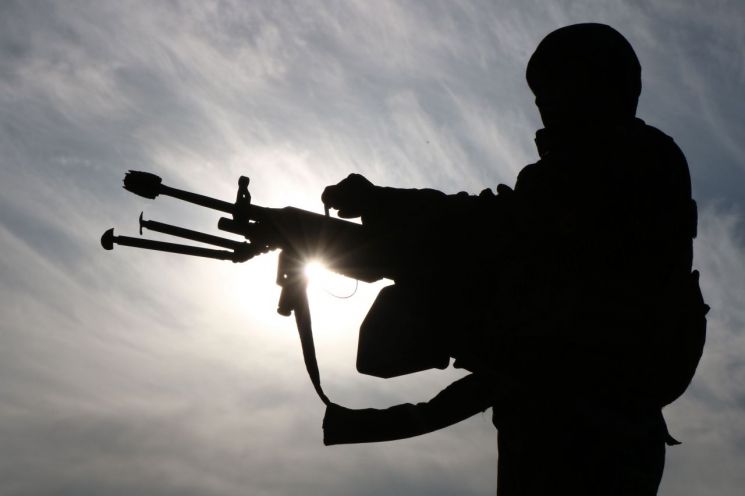 탈레반, 아프간 미군 주둔연장에 반발..."평화협상 참석 않을 것"   