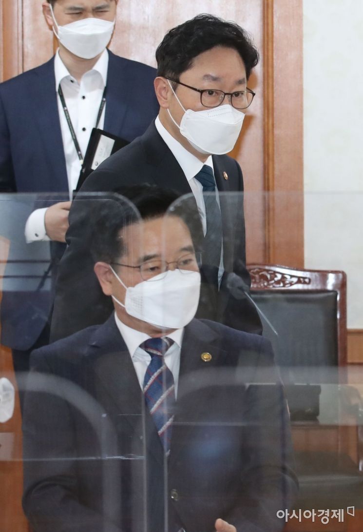 [포토] 김창룡 경찰청장 지나는 박범계 법무장관
