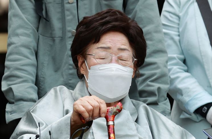 위안부 피해자 일본 상대 2차 소송 '각하'… 법원 "국가면제 인정"