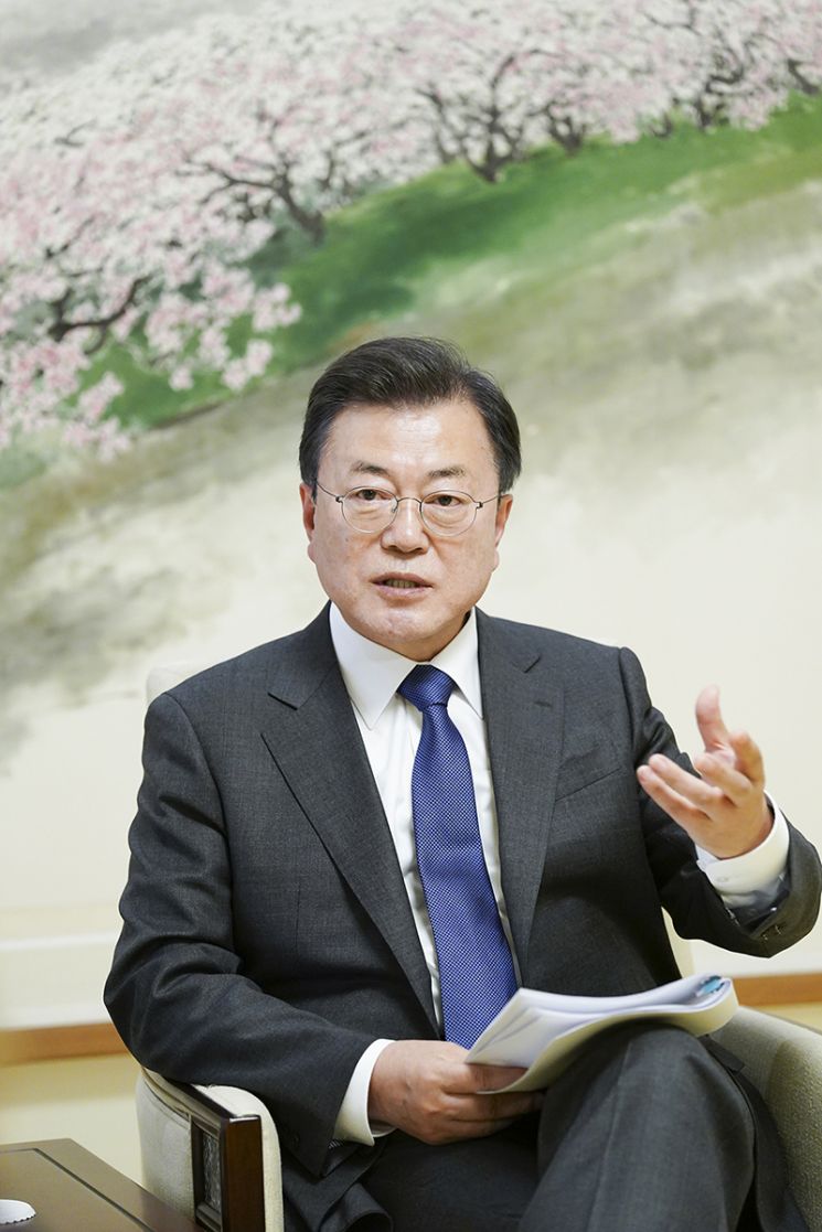 정상회담 앞두고 '北과 대화' 요구한 文…'득'될까 '독'될까