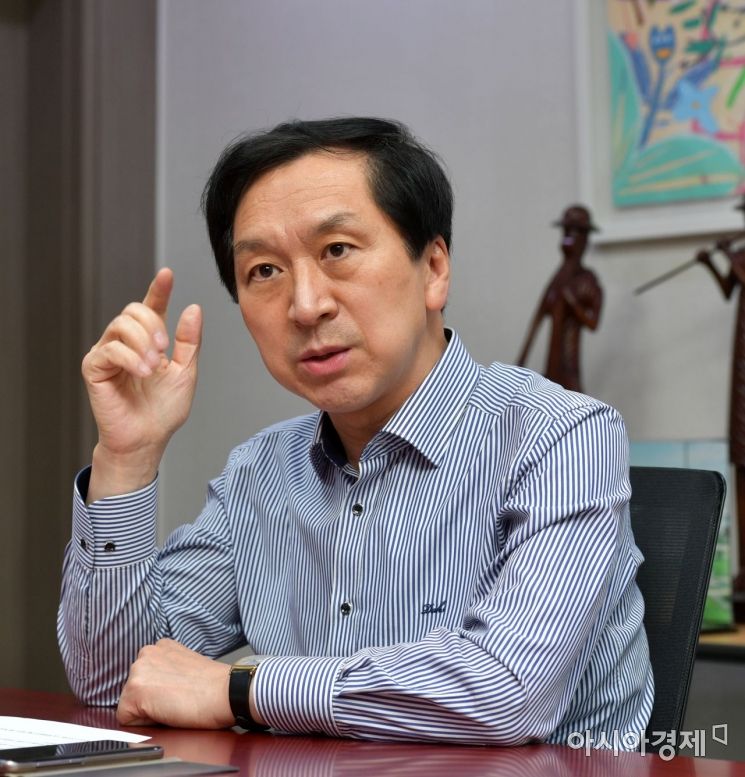 기저귀 차고 필리버스터 나섰던 김기현…"부동산·백신 초당적 협력 뜻있다"