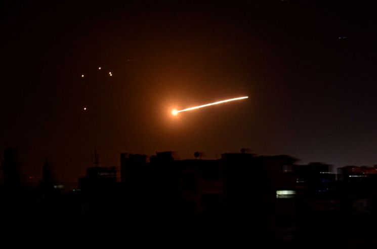 시리아 미사일, 이스라엘 핵시설 근처에 떨어져...요격 실패 