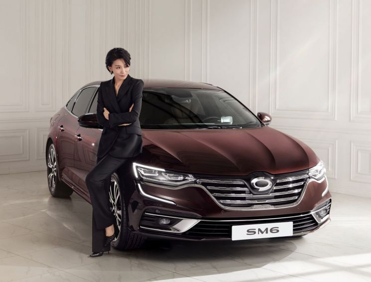 르노삼성, SM6 홍보대사에 배우 김서형씨 선정