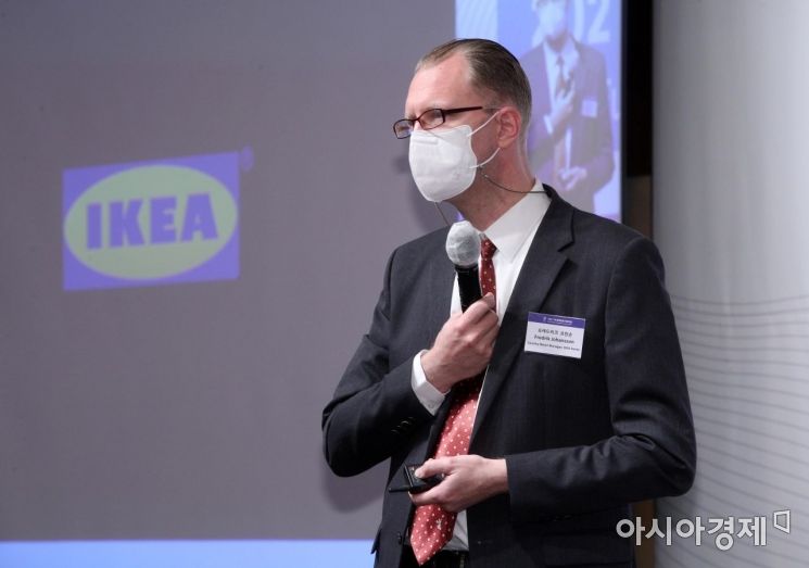 [포토] 강연하는 프레드리크 요한손 이케아코리아 대표