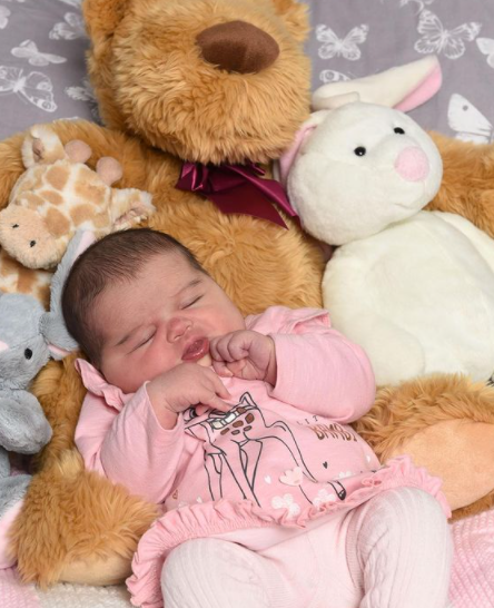 "쌍둥이 임신한 줄" 6kg 거대 우량아…수술한 의사도 '충격'