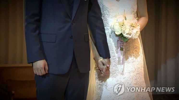 "아빠 姓 말고 엄마로" '부성 우선주의 폐지' 어떻게 생각하십니까