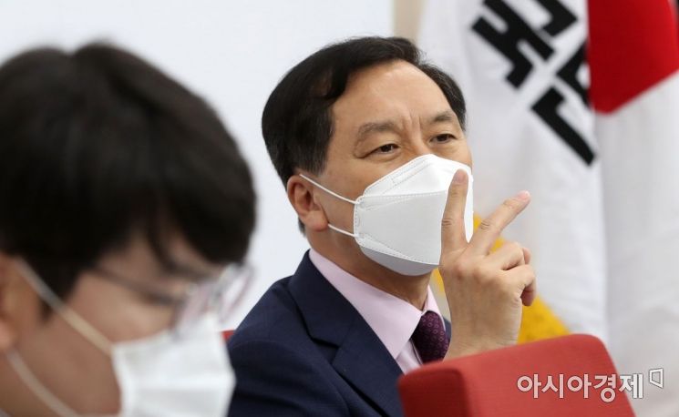 김기현 국민의힘 신임 원내대표가 2일 국회에서 출입기자들과 간담회를 갖고 있다./윤동주 기자 doso7@