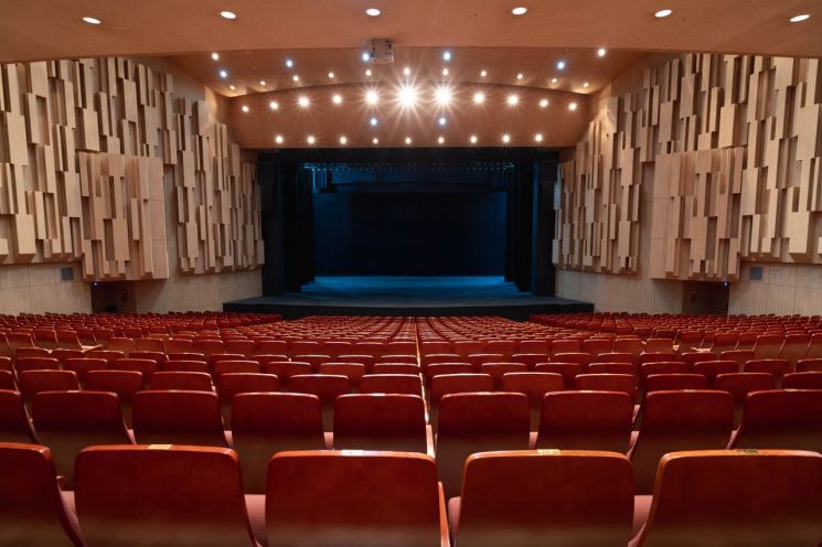 경남문화예술회관, 2021년 하반기 정기대관 접수 시작 - 아시아경제