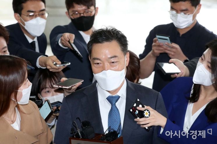 김오수, 퇴임 후 법무법인서 월 최대 2900만원 급여 받아