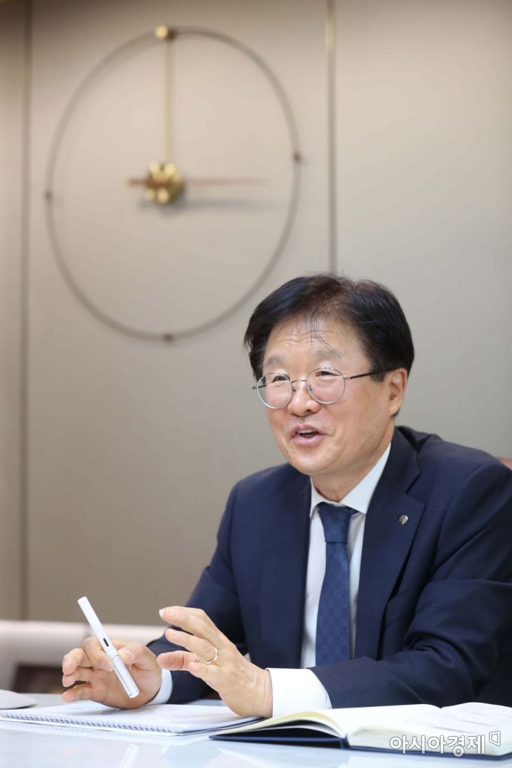 조욱제 유한양행 대표이사 사장이 6일 아시아경제와 인터뷰하고 있다. /문호남 기자 munonam@
