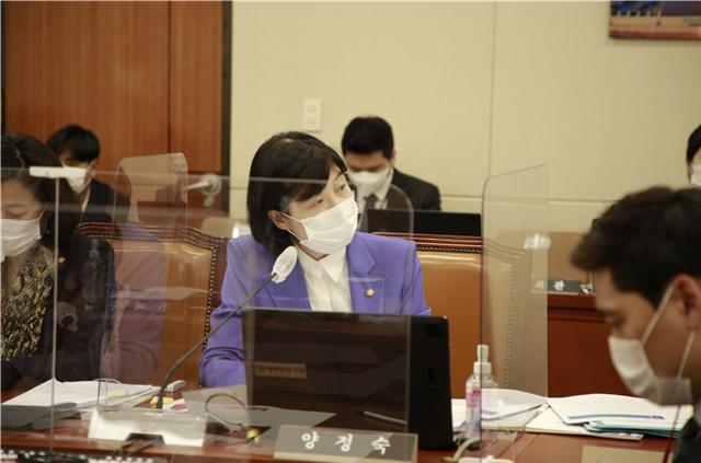 구글, 국내 앱마켓서 다운받은 앱은 '안드로이드 오토'서 차단…"도넘은 갑질"