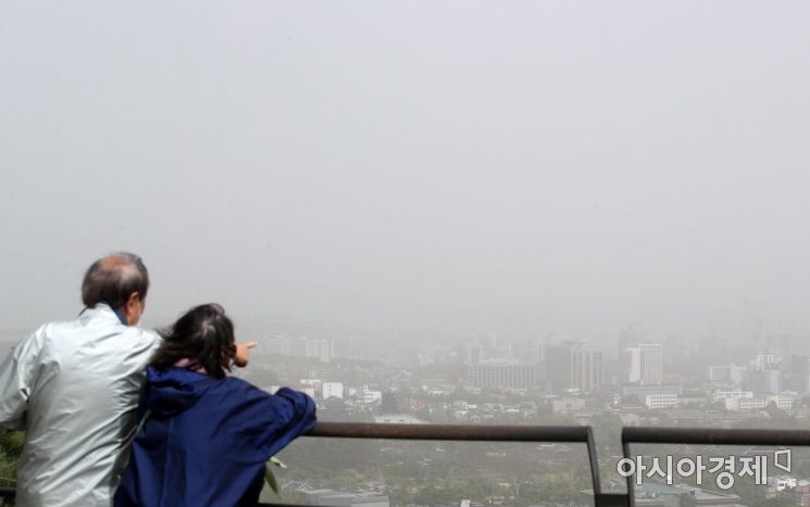 [포토] 전국 황사 영향…서울 미세먼지 주의보