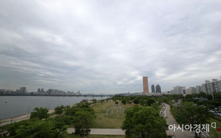 [날씨]전국 흐리고 낮 최고기온 1~7도…동해안 비나 눈