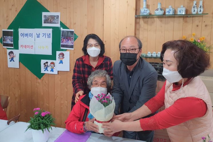 광진구 구의1동, 반짝반짝 빛나는 우리동네 갤러리…보석십자수 전시회 