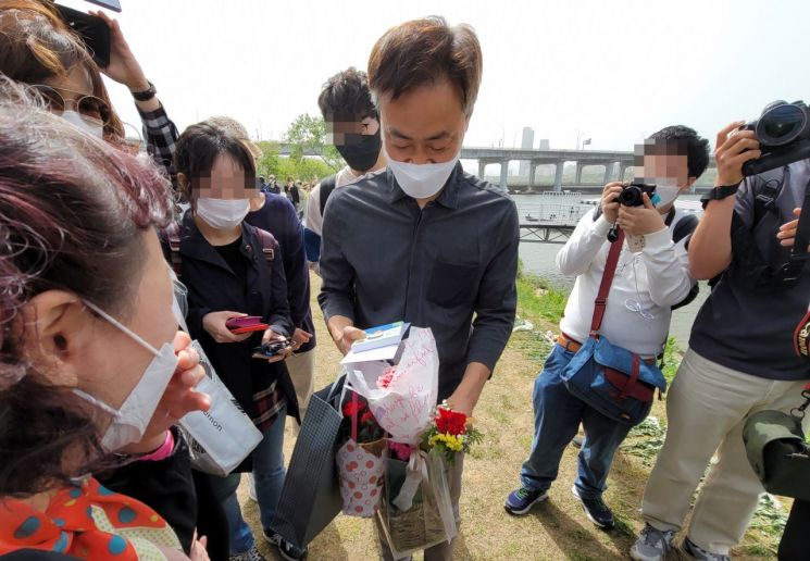 전문가 "한강 대학생, 유튜브 먹잇감…부검 나오면 낭설 정리 될 것"