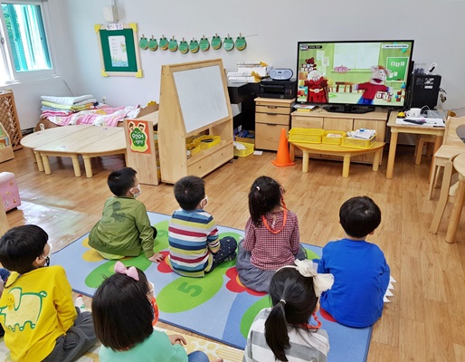 장흥군 어린이급식관리지원센터가 비대면 어린이 인형극을 실시했다. (사진=장흥군 제공)