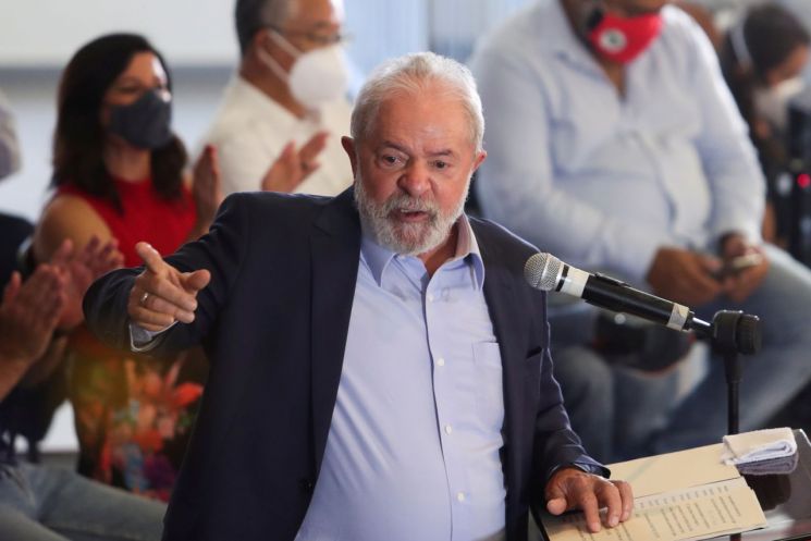 룰라, 차기 브라질 대선 지지도 압도적 1위…재집권 가능성 커졌다