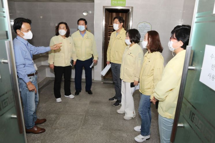 서울 중구의회 행정보건委 강동구 천호지하공영주차장· 성동구립목욕탕 방문