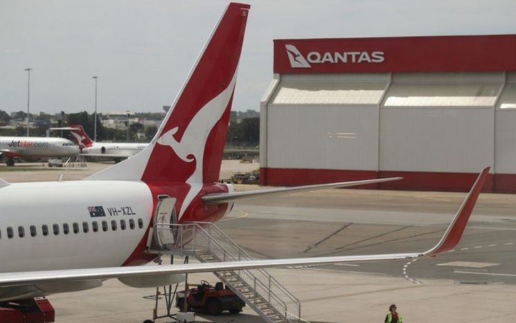 지난 15일(현지 시각) 인도에서 출발한 호주 콴타스항공의 여객기가 탑승객 80명을 싣고 북부 노던주에 있는 다윈 국제공항에 도착했다. [사진제공=BBC]