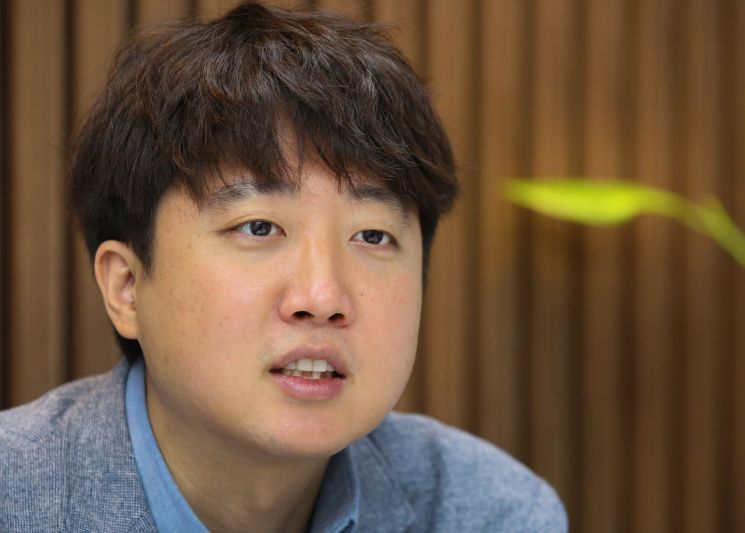 [종합] "이준석 부모 고향 화교가 낫지 않나" 지역비하 논란 강성범, 결국 사과