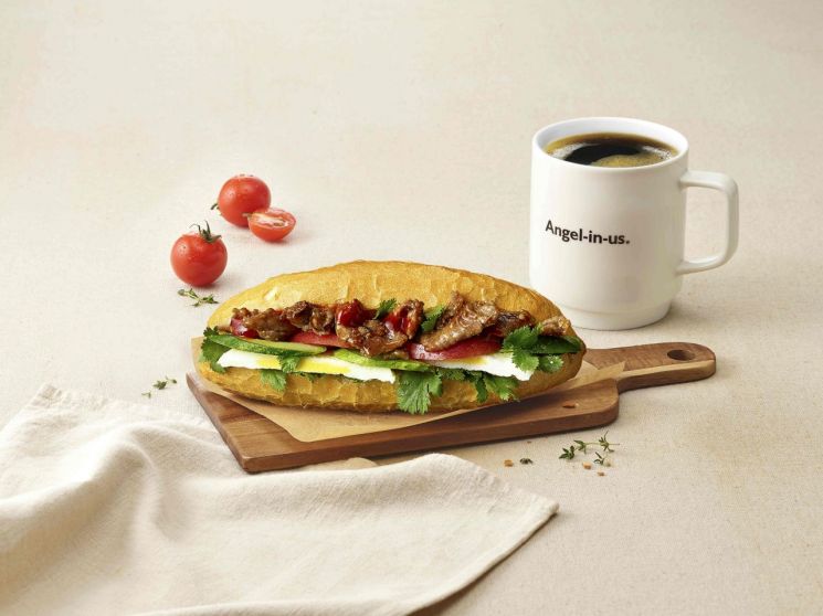 엔제리너스 역발상 전략, '반미 샌드위치' 150만개 팔렸다 