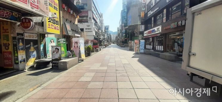 국민의힘 당대표 예비경선을 1위로 통과한 이준석 전 미래통합당 최고위원의 고향 서울 노원구 상계동에 있는 '노원 문화의 거리'사진=한승곤 기자 hsg@asiae.co.kr