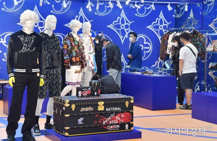 비대면 소비로 큰 명품 플랫폼…올해 전망은 '안갯속'