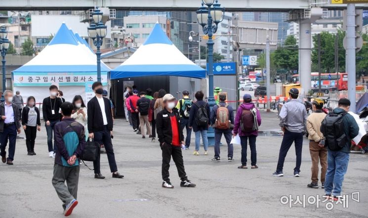 최근 일주일 학생 확진자 300명…강북 고교 35명 확진