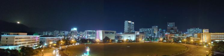 '창원광장' 더 새롭고 밝아진 국내 최대 원형광장