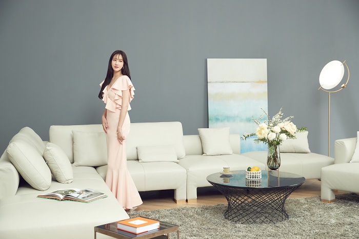 프리미엄 소파 전문 브랜드 자코모(JAKOMO), 남양주와 양산 전시장에 ‘Queen Line Zone’ 공개