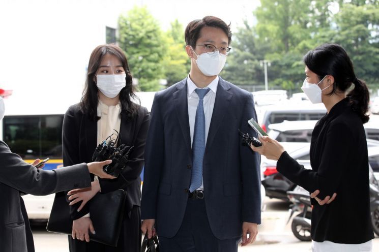 '그알 청탁설'까지…손정민 친구 겨냥한 음모론 기승