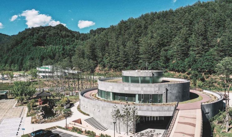 "숲캉스 명소" 금강송 에코리움, '이너 힐링' 콘텐츠 강화