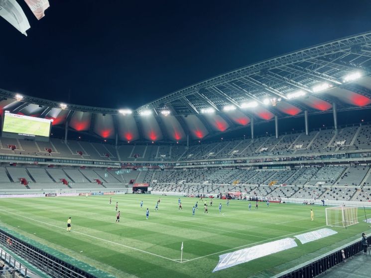 Seoul World Cup Stadium Expands LED Sports Lighting... Average Illuminance Up 36%