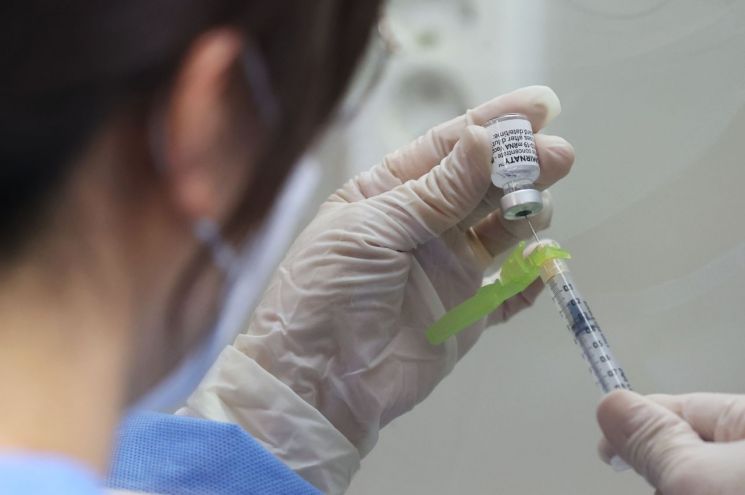 100일 넘긴 백신 접종…일상회복 기대감 속 남은 과제는?