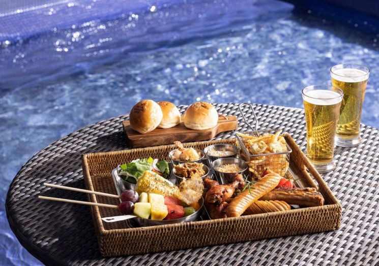 서울드래곤시티, 루프탑 수영장 '스카이비치' 개장 기념 패키지 출시