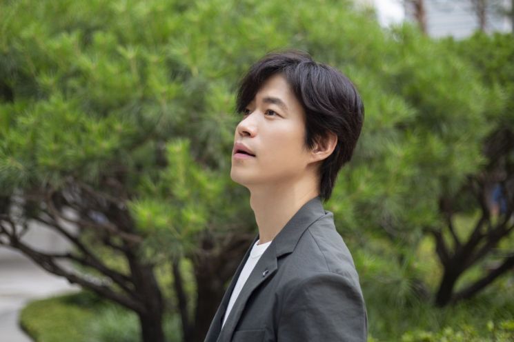 [On Stage] 98억년 홀로 산 유령…완벽한 '저세상 텐션'