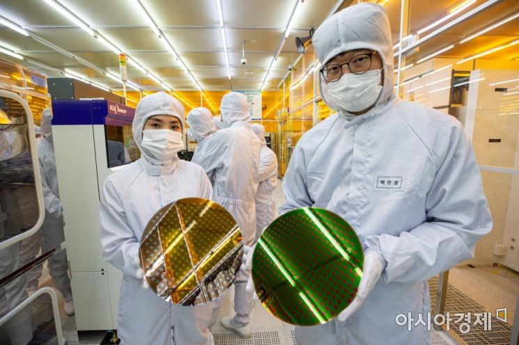 4월 D램 거래가 20% 하락…"재고 압박"