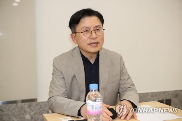 황교안 “정권 교체 위해 모든 것 다하겠다…세대 융합 필요”