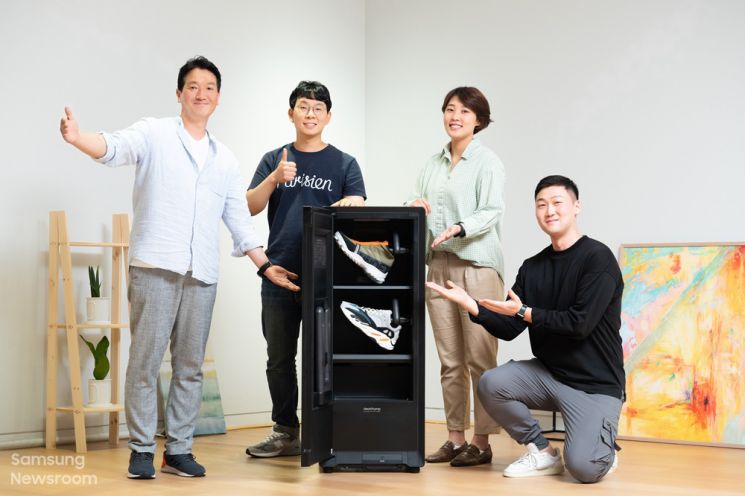 "냄새를 없애라"…삼성 엔지니어가 중고신발까지 끌어모은 사연은?