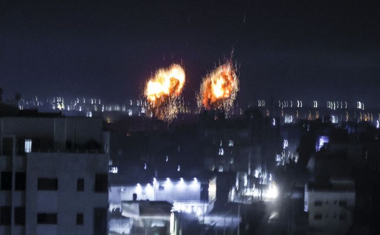 이스라엘, 가자지구 하마스 기지 공습…"폭탄 풍선 보복" (종합)