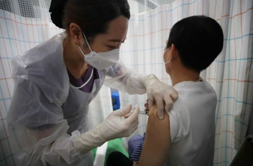 백신접종 급증 속 이상반응도 ↑…사망 29명·인과성 미확인