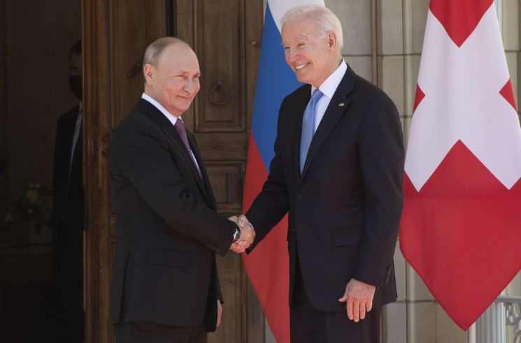 "바이든-푸틴, 전략적 안정에 관한 공동 성명에 서명"