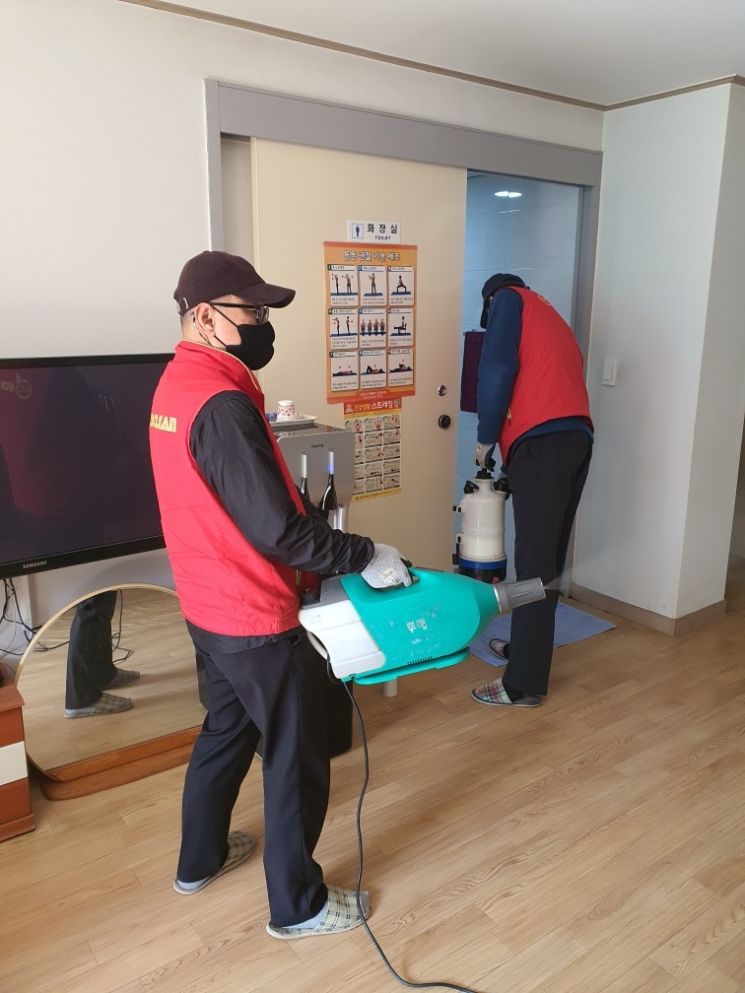 수원시, 백신 맞은 노인 '경로당·노인복지관' 개방한다