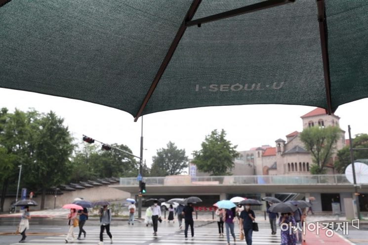 [포토]우산 속 우산 