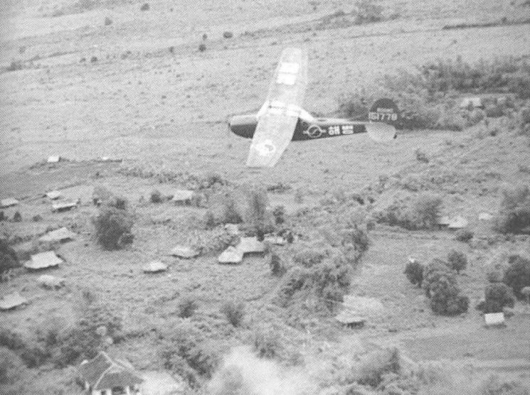 1966년 베트남 상공을 정찰비행 중인 해병 청룡부대 항공대 소속 L-19 관측기