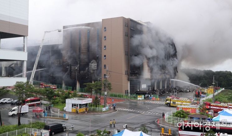 [포토] 쿠팡 덕평물류센터 이틀째 진화